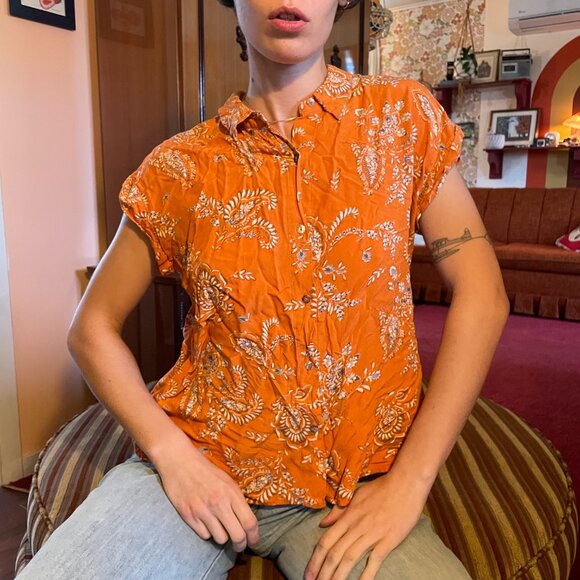 SOFT Orange floral print button up shirt with half sleeves! - Picture 8 of 13